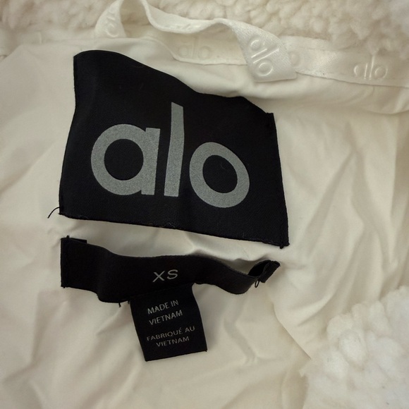 Alo Yoga Sherpa Edge Bomber Jacket size XS - Picture 7 of 7